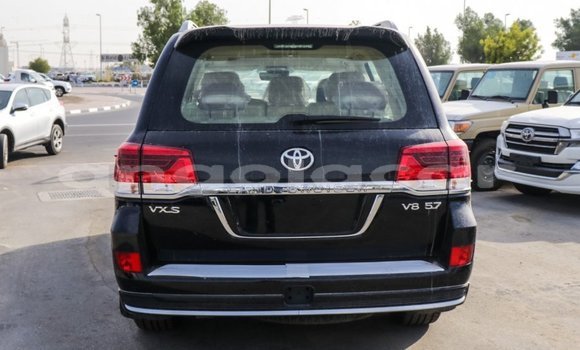 Acheter Import Voiture Toyota Land Cruiser Noir à Import - Dubai, Province de Bengo Acheter Import Voiture Toyota Land Cruiser Noir à Import - Dubai, Province de Bengo