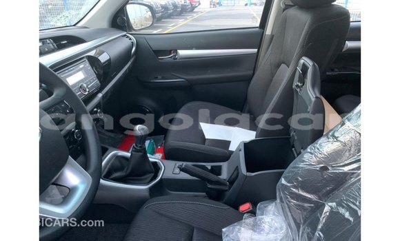 Comprar Importar Toyota Hilux Preto Carro em Import - Dubai em Bengo Province Comprar Importar Toyota Hilux Preto Carro em Import - Dubai em Bengo Province