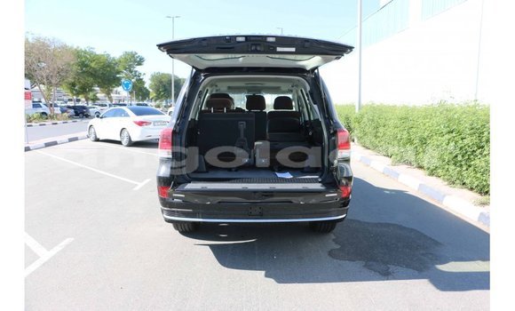 Acheter Import Voiture Toyota Land Cruiser Noir à Import - Dubai, Province de Bengo Acheter Import Voiture Toyota Land Cruiser Noir à Import - Dubai, Province de Bengo