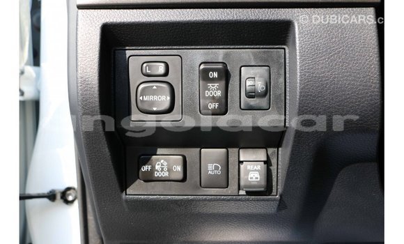 Acheter Import Voiture Toyota Tundra Blanc à Import - Dubai, Province de Bengo Acheter Import Voiture Toyota Tundra Blanc à Import - Dubai, Province de Bengo