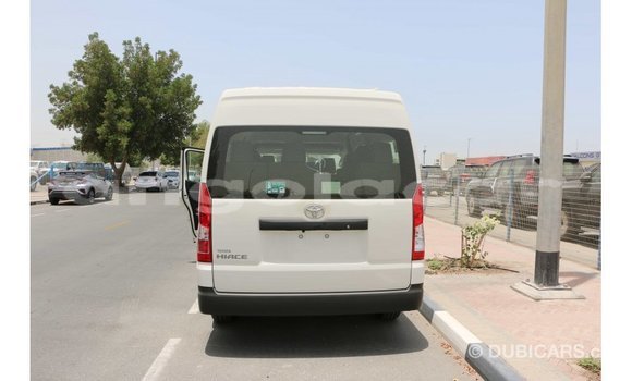 Acheter Import Voiture Toyota Hiace Blanc à Import - Dubai, Province de Bengo Acheter Import Voiture Toyota Hiace Blanc à Import - Dubai, Province de Bengo