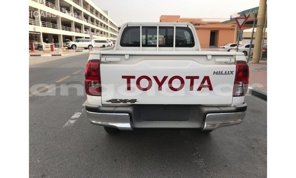 Acheter Import Voiture Toyota Hilux Blanc à Import - Dubai, Province de Bengo Acheter Import Voiture Toyota Hilux Blanc à Import - Dubai, Province de Bengo