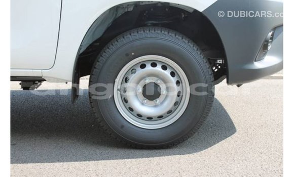 Comprar Importar Toyota Hilux Branco Carro em Import - Dubai em Bengo Province Comprar Importar Toyota Hilux Branco Carro em Import - Dubai em Bengo Province