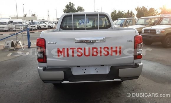 Buy Import Mitsubishi L200 White Car in Import - Dubai in Bengo Province Buy Import Mitsubishi L200 White Car in Import - Dubai in Bengo Province