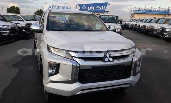 Buy Import Mitsubishi L200 White Car in Import - Dubai in Bengo Province Buy Import Mitsubishi L200 White Car in Import - Dubai in Bengo Province