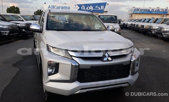Acheter Import Voiture Mitsubishi L200 Blanc à Import - Dubai, Province de Bengo Acheter Import Voiture Mitsubishi L200 Blanc à Import - Dubai, Province de Bengo