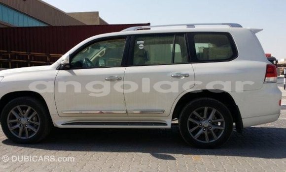 Buy Import Toyota Land Cruiser White Car in Import - Dubai in Bengo Province Buy Import Toyota Land Cruiser White Car in Import - Dubai in Bengo Province