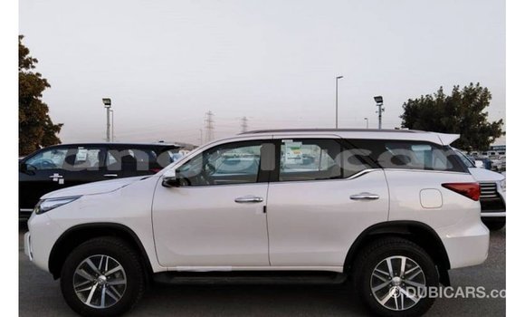 Buy Import Toyota Fortuner White Car in Import - Dubai in Bengo Province Buy Import Toyota Fortuner White Car in Import - Dubai in Bengo Province
