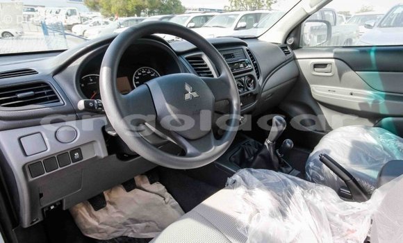 Acheter Import Voiture Mitsubishi L200 Blanc à Import - Dubai, Province de Bengo Acheter Import Voiture Mitsubishi L200 Blanc à Import - Dubai, Province de Bengo