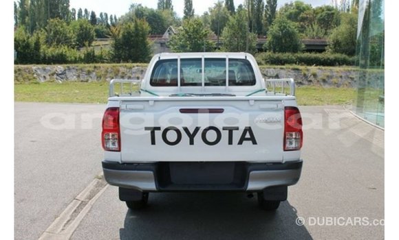 Buy Import Toyota Hilux White Car in Import - Dubai in Bengo Province Buy Import Toyota Hilux White Car in Import - Dubai in Bengo Province