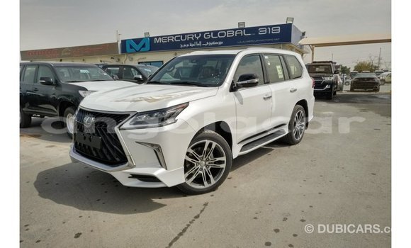 Acheter Import Voiture Lexus LX Blanc à Import - Dubai, Province de Bengo Acheter Import Voiture Lexus LX Blanc à Import - Dubai, Province de Bengo