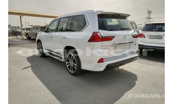 Acheter Import Voiture Lexus LX Blanc à Import - Dubai, Province de Bengo Acheter Import Voiture Lexus LX Blanc à Import - Dubai, Province de Bengo