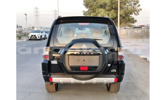 Acheter Import Voiture Mitsubishi Pajero Noir à Import - Dubai, Province de Bengo Acheter Import Voiture Mitsubishi Pajero Noir à Import - Dubai, Province de Bengo