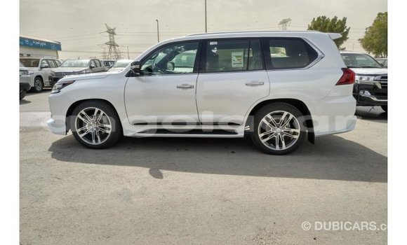 Acheter Import Voiture Lexus LX Blanc à Import - Dubai, Province de Bengo Acheter Import Voiture Lexus LX Blanc à Import - Dubai, Province de Bengo