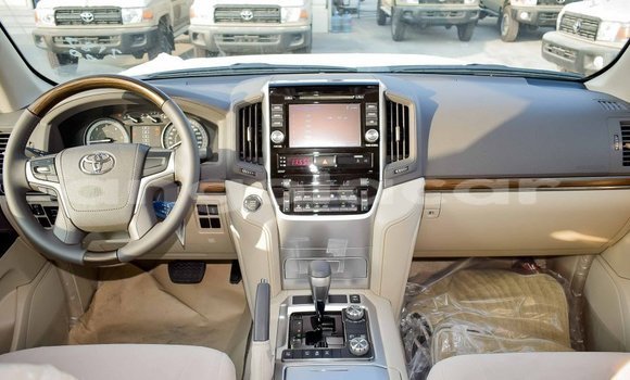 Buy Import Toyota Land Cruiser White Car in Import - Dubai in Bengo Province Buy Import Toyota Land Cruiser White Car in Import - Dubai in Bengo Province