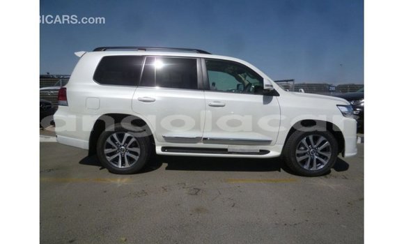 Comprar Importar Toyota Land Cruiser Branco Carro em Import - Dubai em Bengo Province Comprar Importar Toyota Land Cruiser Branco Carro em Import - Dubai em Bengo Province