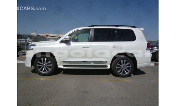 Comprar Importar Toyota Land Cruiser Branco Carro em Import - Dubai em Bengo Province Comprar Importar Toyota Land Cruiser Branco Carro em Import - Dubai em Bengo Province
