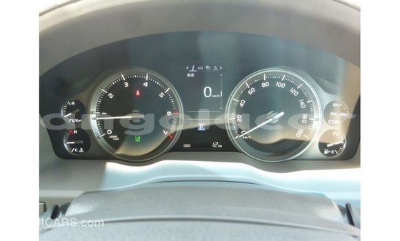 Comprar Importar Toyota Land Cruiser Branco Carro em Import - Dubai em Bengo Province Comprar Importar Toyota Land Cruiser Branco Carro em Import - Dubai em Bengo Province