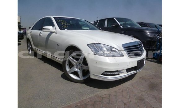 Comprar Importar Mercedes-Benz 190 Branco Carro em Import - Dubai em Bengo Province Comprar Importar Mercedes-Benz 190 Branco Carro em Import - Dubai em Bengo Province