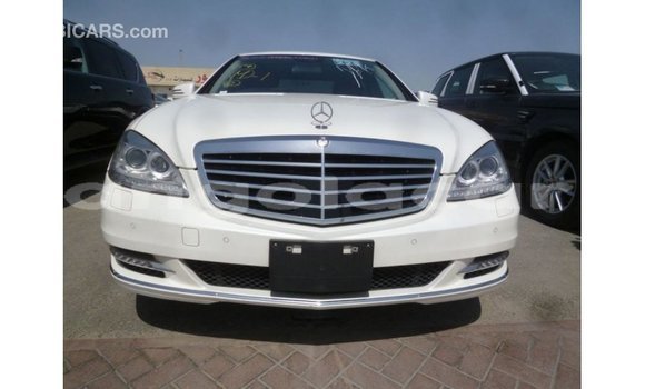 Comprar Importar Mercedes-Benz 190 Branco Carro em Import - Dubai em Bengo Province Comprar Importar Mercedes-Benz 190 Branco Carro em Import - Dubai em Bengo Province