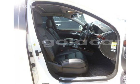 Comprar Importar Mercedes-Benz 190 Branco Carro em Import - Dubai em Bengo Province Comprar Importar Mercedes-Benz 190 Branco Carro em Import - Dubai em Bengo Province