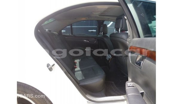 Comprar Importar Mercedes-Benz 190 Branco Carro em Import - Dubai em Bengo Province Comprar Importar Mercedes-Benz 190 Branco Carro em Import - Dubai em Bengo Province