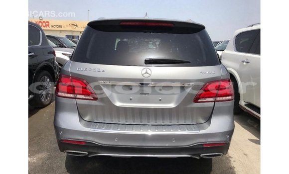 Comprar Importar Mercedes-Benz 250 Outro Carro em Import - Dubai em Bengo Province Comprar Importar Mercedes-Benz 250 Outro Carro em Import - Dubai em Bengo Province