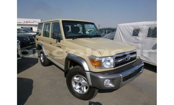 Acheter Import Voiture Toyota Land Cruiser Beige à Import - Dubai, Province de Bengo Acheter Import Voiture Toyota Land Cruiser Beige à Import - Dubai, Province de Bengo