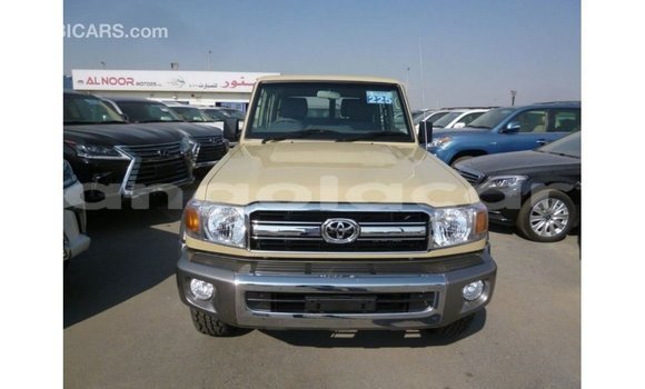 Acheter Import Voiture Toyota Land Cruiser Beige à Import - Dubai, Province de Bengo Acheter Import Voiture Toyota Land Cruiser Beige à Import - Dubai, Province de Bengo