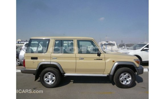 Acheter Import Voiture Toyota Land Cruiser Beige à Import - Dubai, Province de Bengo Acheter Import Voiture Toyota Land Cruiser Beige à Import - Dubai, Province de Bengo