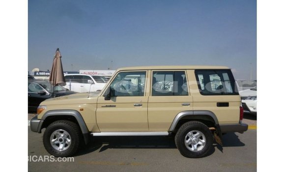 Acheter Import Voiture Toyota Land Cruiser Beige à Import - Dubai, Province de Bengo Acheter Import Voiture Toyota Land Cruiser Beige à Import - Dubai, Province de Bengo