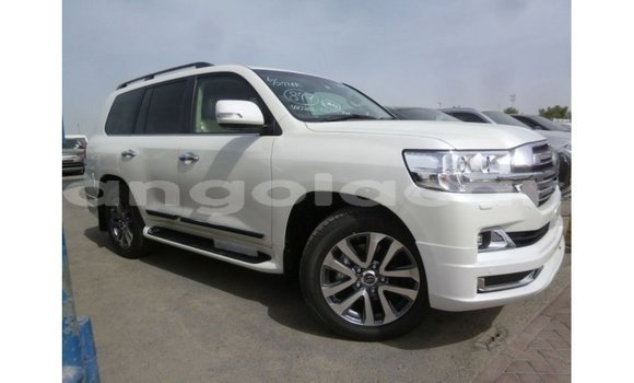 Comprar Importar Toyota Land Cruiser Branco Carro em Import - Dubai em Bengo Province Comprar Importar Toyota Land Cruiser Branco Carro em Import - Dubai em Bengo Province