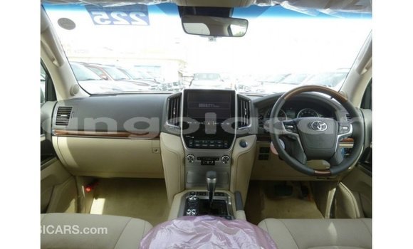 Comprar Importar Toyota Land Cruiser Branco Carro em Import - Dubai em Bengo Province Comprar Importar Toyota Land Cruiser Branco Carro em Import - Dubai em Bengo Province