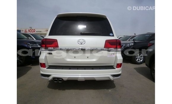 Comprar Importar Toyota Land Cruiser Branco Carro em Import - Dubai em Bengo Province Comprar Importar Toyota Land Cruiser Branco Carro em Import - Dubai em Bengo Province