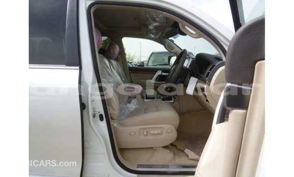 Comprar Importar Toyota Land Cruiser Branco Carro em Import - Dubai em Bengo Province Comprar Importar Toyota Land Cruiser Branco Carro em Import - Dubai em Bengo Province