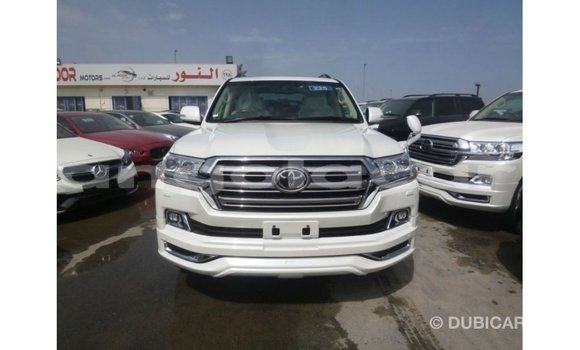 Comprar Importar Toyota Land Cruiser Branco Carro em Import - Dubai em Bengo Province Comprar Importar Toyota Land Cruiser Branco Carro em Import - Dubai em Bengo Province