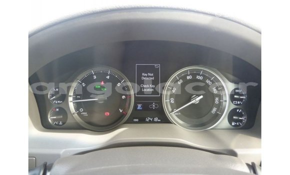 Comprar Importar Toyota Land Cruiser Branco Carro em Import - Dubai em Bengo Province Comprar Importar Toyota Land Cruiser Branco Carro em Import - Dubai em Bengo Province