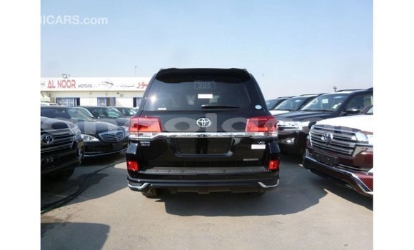 Acheter Import Voiture Toyota Land Cruiser Noir à Import - Dubai, Province de Bengo Acheter Import Voiture Toyota Land Cruiser Noir à Import - Dubai, Province de Bengo