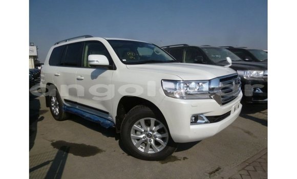 Comprar Importar Toyota Land Cruiser Branco Carro em Import - Dubai em Bengo Province Comprar Importar Toyota Land Cruiser Branco Carro em Import - Dubai em Bengo Province