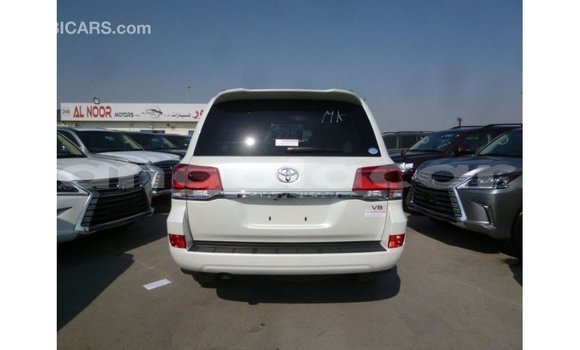 Comprar Importar Toyota Land Cruiser Branco Carro em Import - Dubai em Bengo Province Comprar Importar Toyota Land Cruiser Branco Carro em Import - Dubai em Bengo Province