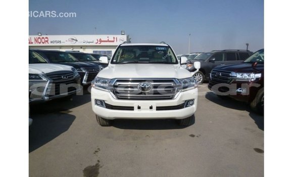 Comprar Importar Toyota Land Cruiser Branco Carro em Import - Dubai em Bengo Province Comprar Importar Toyota Land Cruiser Branco Carro em Import - Dubai em Bengo Province