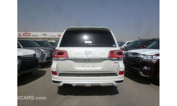 Comprar Importar Toyota Land Cruiser Branco Carro em Import - Dubai em Bengo Province Comprar Importar Toyota Land Cruiser Branco Carro em Import - Dubai em Bengo Province
