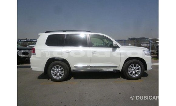Comprar Importar Toyota Land Cruiser Branco Carro em Import - Dubai em Bengo Province Comprar Importar Toyota Land Cruiser Branco Carro em Import - Dubai em Bengo Province