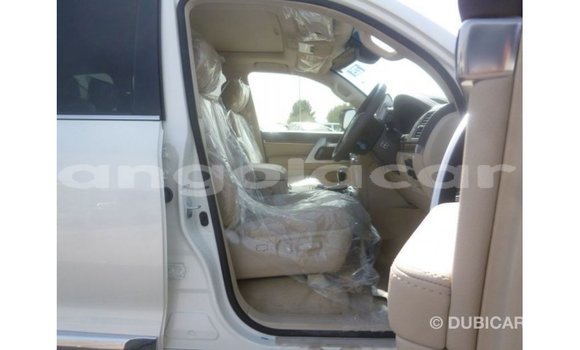 Comprar Importar Toyota Land Cruiser Branco Carro em Import - Dubai em Bengo Province Comprar Importar Toyota Land Cruiser Branco Carro em Import - Dubai em Bengo Province