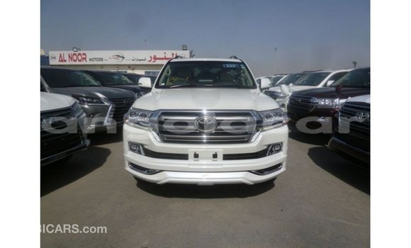 Comprar Importar Toyota Land Cruiser Branco Carro em Import - Dubai em Bengo Province Comprar Importar Toyota Land Cruiser Branco Carro em Import - Dubai em Bengo Province