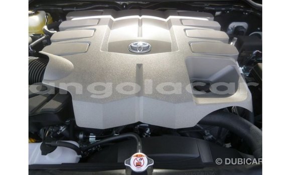 Comprar Importar Toyota Land Cruiser Branco Carro em Import - Dubai em Bengo Province Comprar Importar Toyota Land Cruiser Branco Carro em Import - Dubai em Bengo Province