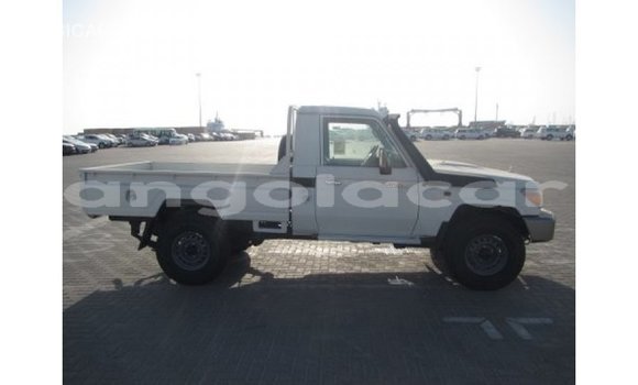Buy Import Toyota Land Cruiser White Car in Import - Dubai in Bengo Province Buy Import Toyota Land Cruiser White Car in Import - Dubai in Bengo Province
