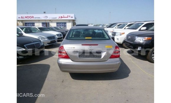 Comprar Importar Mercedes-Benz 200 Outro Carro em Import - Dubai em Bengo Province Comprar Importar Mercedes-Benz 200 Outro Carro em Import - Dubai em Bengo Province
