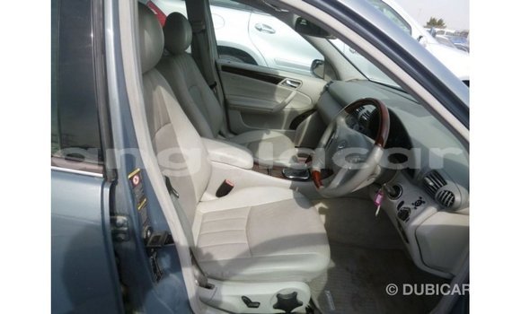 Acheter Import Voiture Mercedes-Benz 190 Bleu à Import - Dubai, Province de Bengo Acheter Import Voiture Mercedes-Benz 190 Bleu à Import - Dubai, Province de Bengo