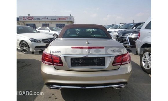 Comprar Importar Mercedes-Benz 200 Outro Carro em Import - Dubai em Bengo Province Comprar Importar Mercedes-Benz 200 Outro Carro em Import - Dubai em Bengo Province